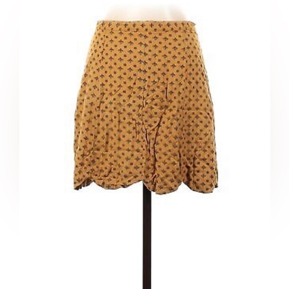 Cooperative Skirt / Urban Outfitters Spring Yellow Skirt (Size 8) - Picture 7 of 7
